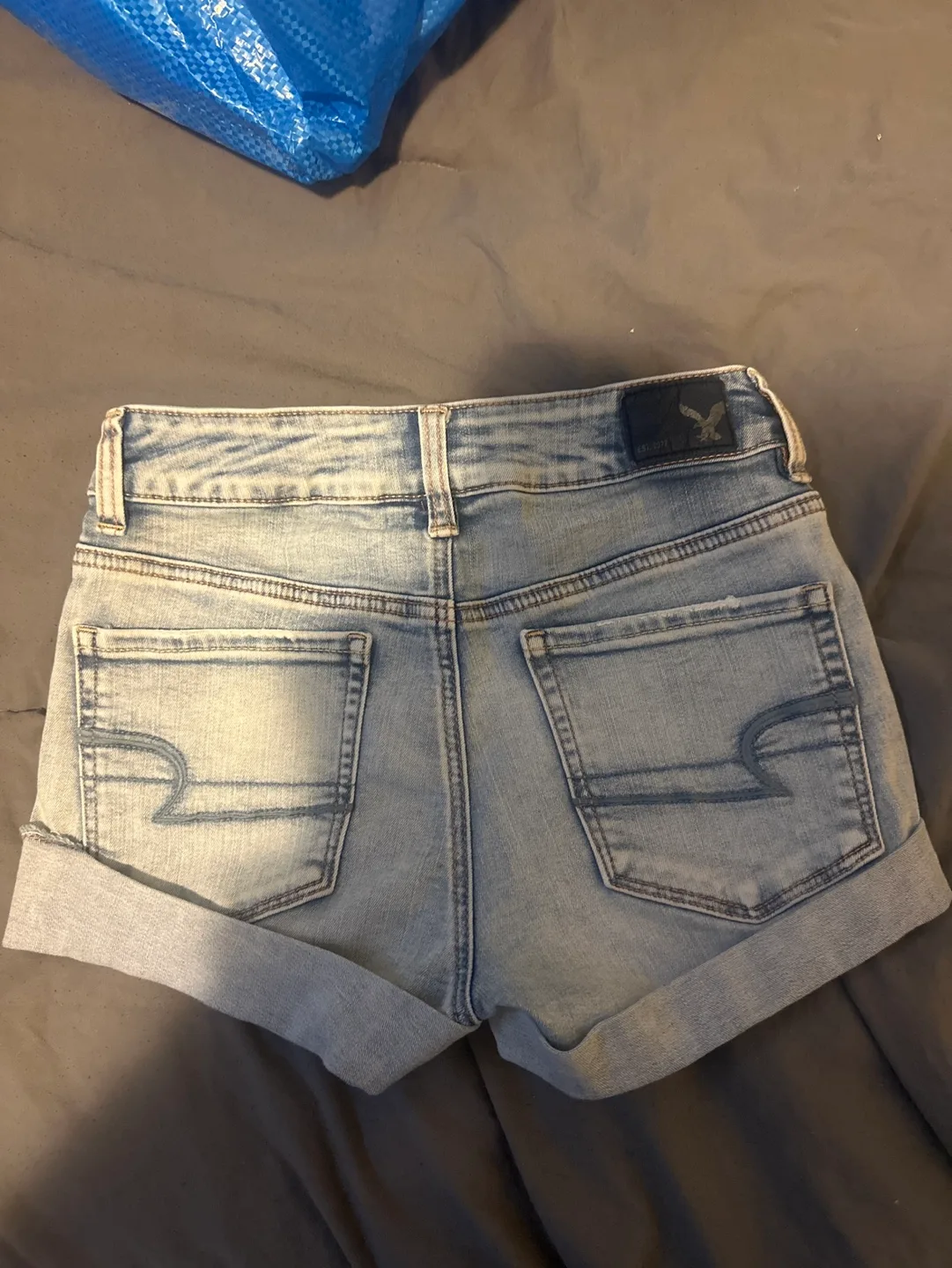 AE denim shorts image indicator(3)