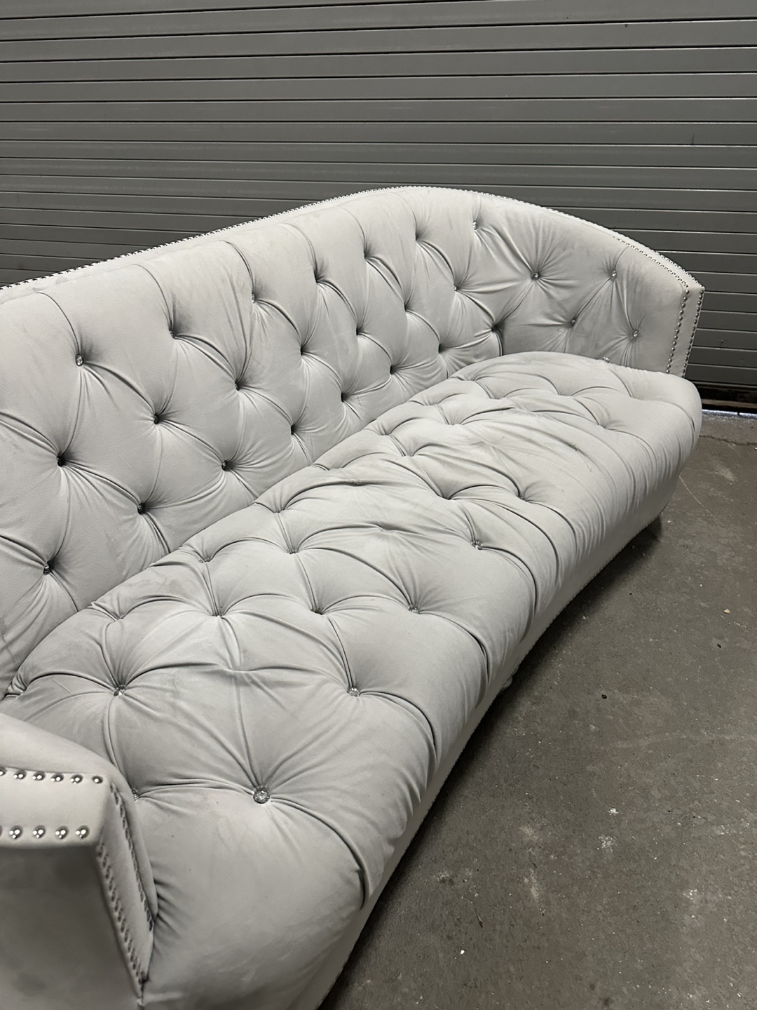 Curved Button-Tufting Sofa - Light Grey Velvet