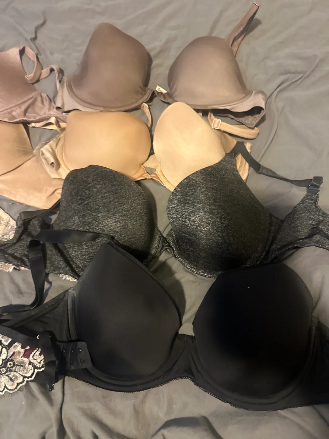 Bundle of 8 bras image indicator(2)