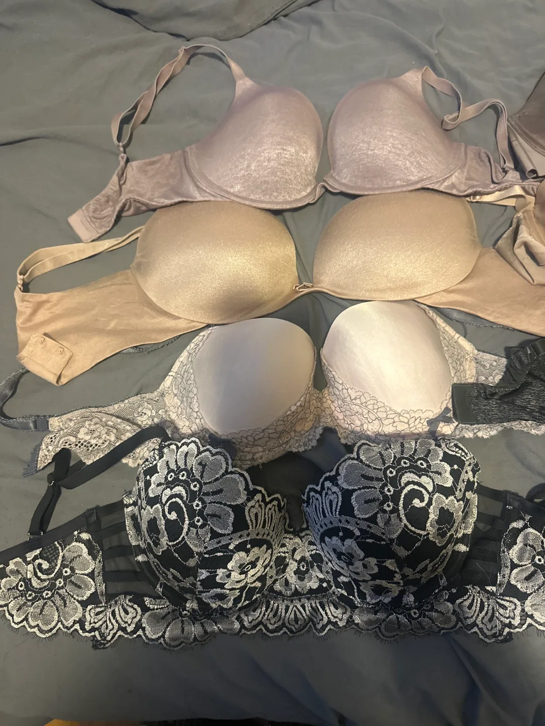 Bundle of 8 bras image indicator(3)