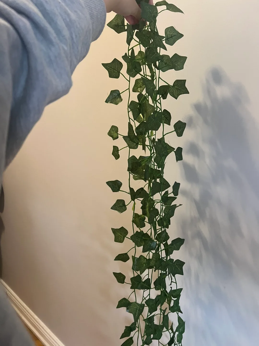 Artificial Hanging Ivy Garland (3 pcs) thumbnail