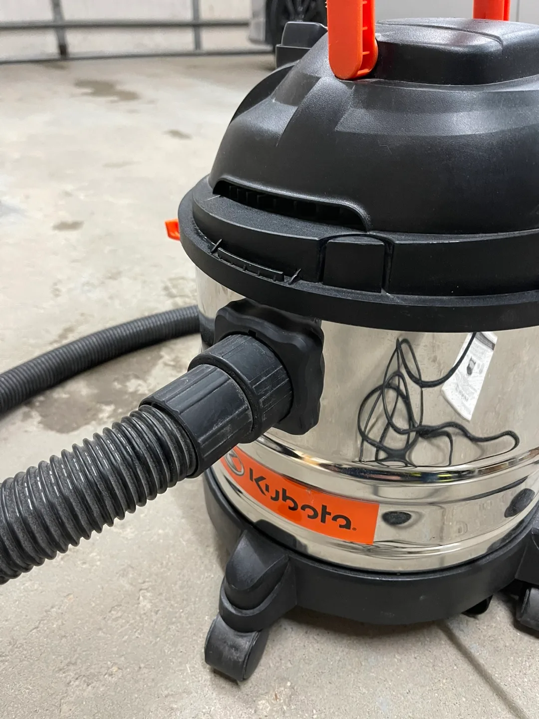 Kubota 4 Gallon Stainless Wet/Dry Vacuum image indicator(3)