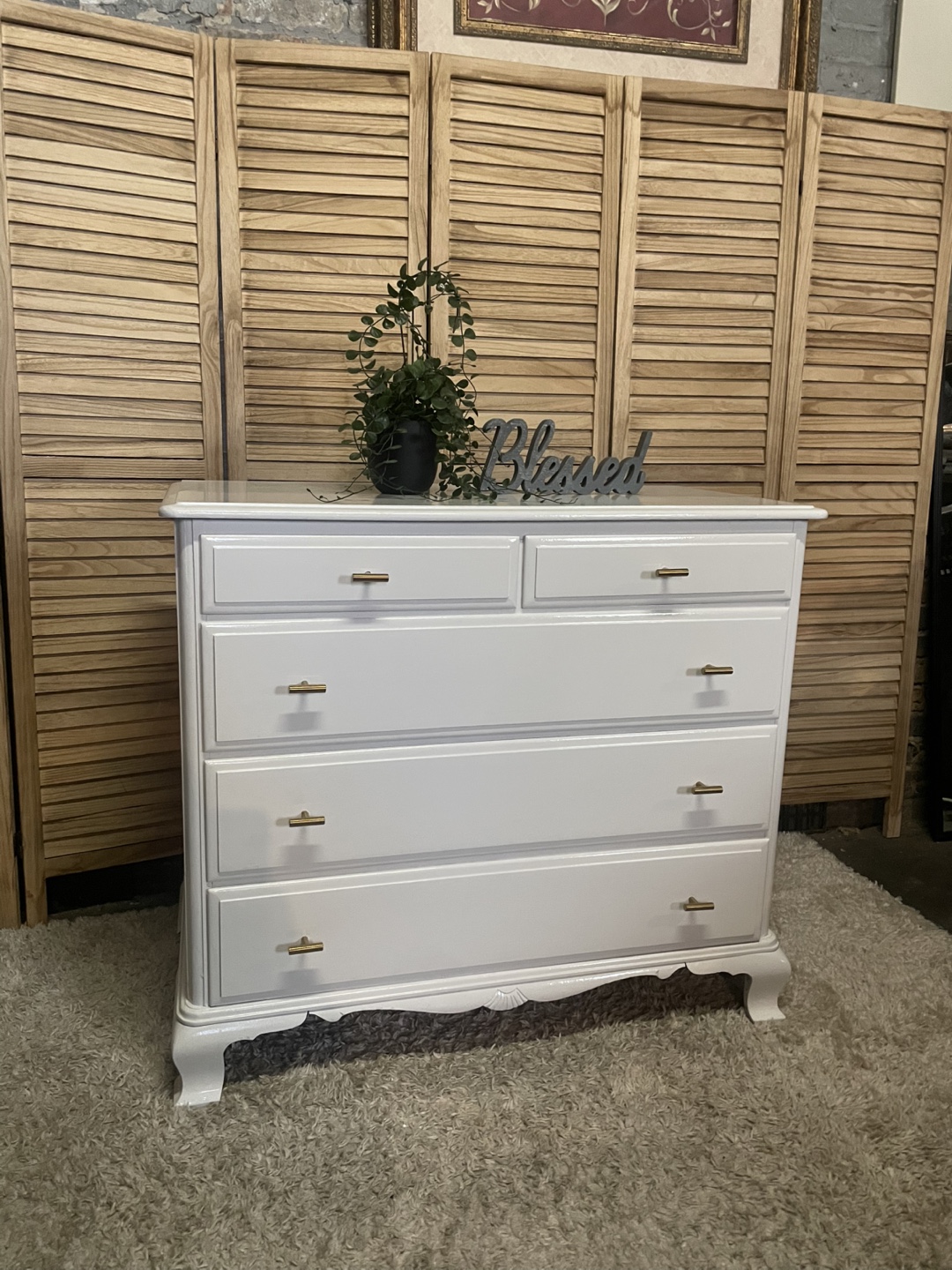 Walter E Smith Dresser - photo 2