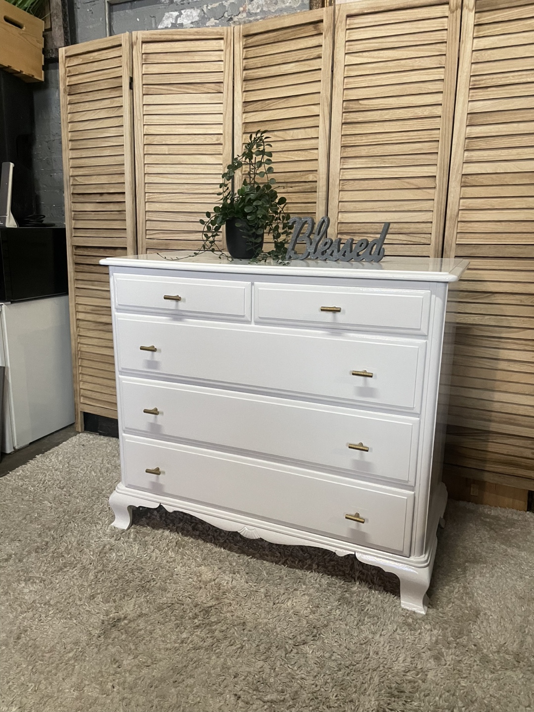Walter E Smith Dresser - photo 3