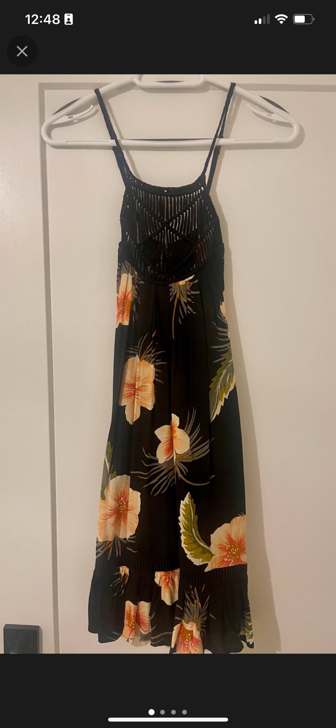 💚Volcom floral mini dress