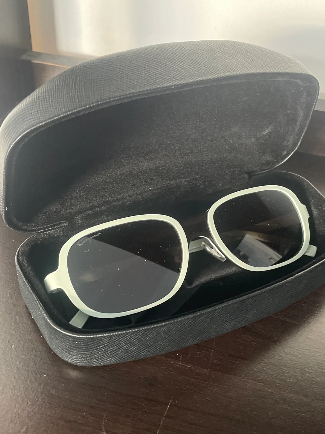 Ferragamo Sunglasses image indicator(4)