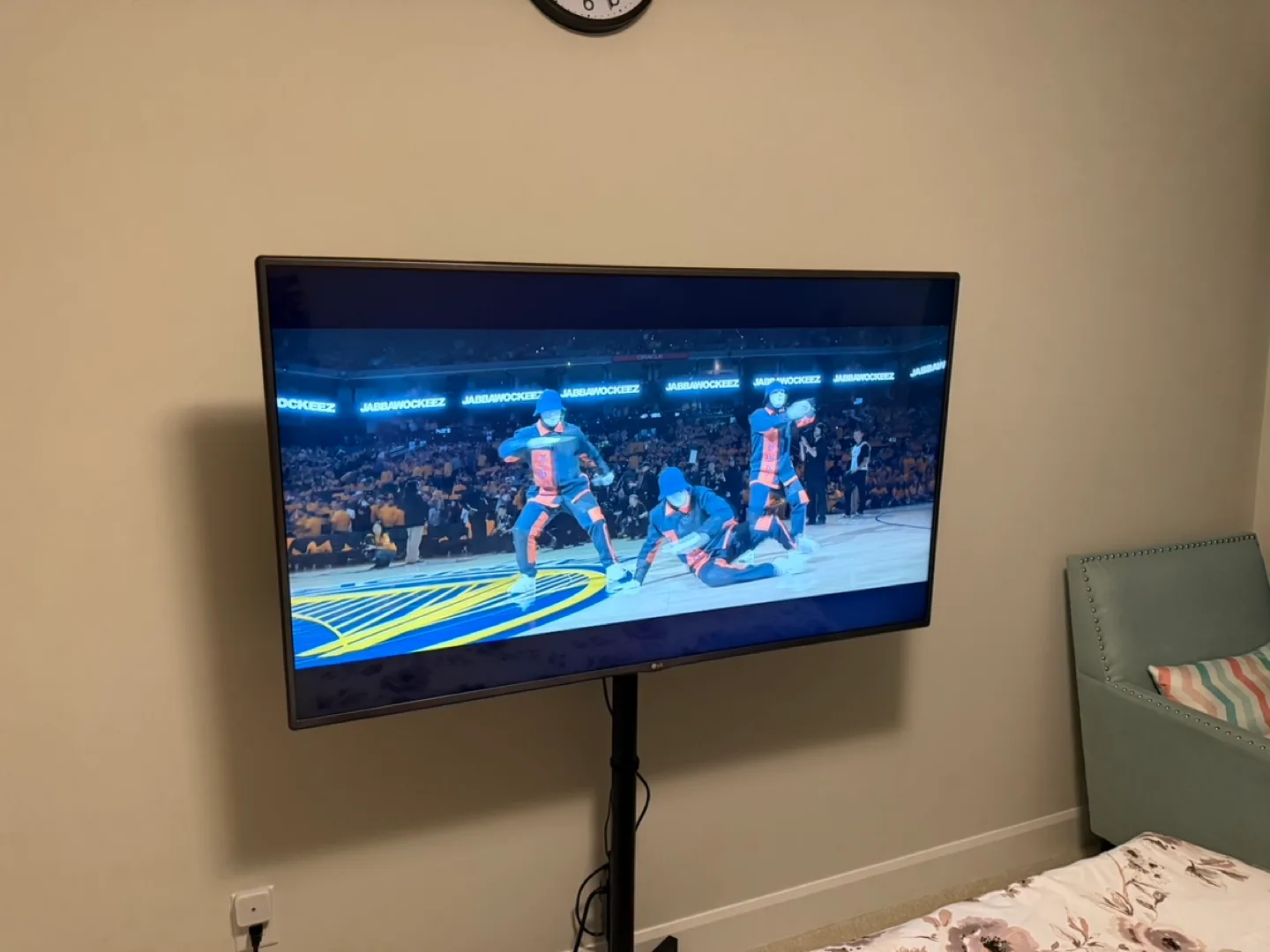 LG 55-inch LED Full HD TV