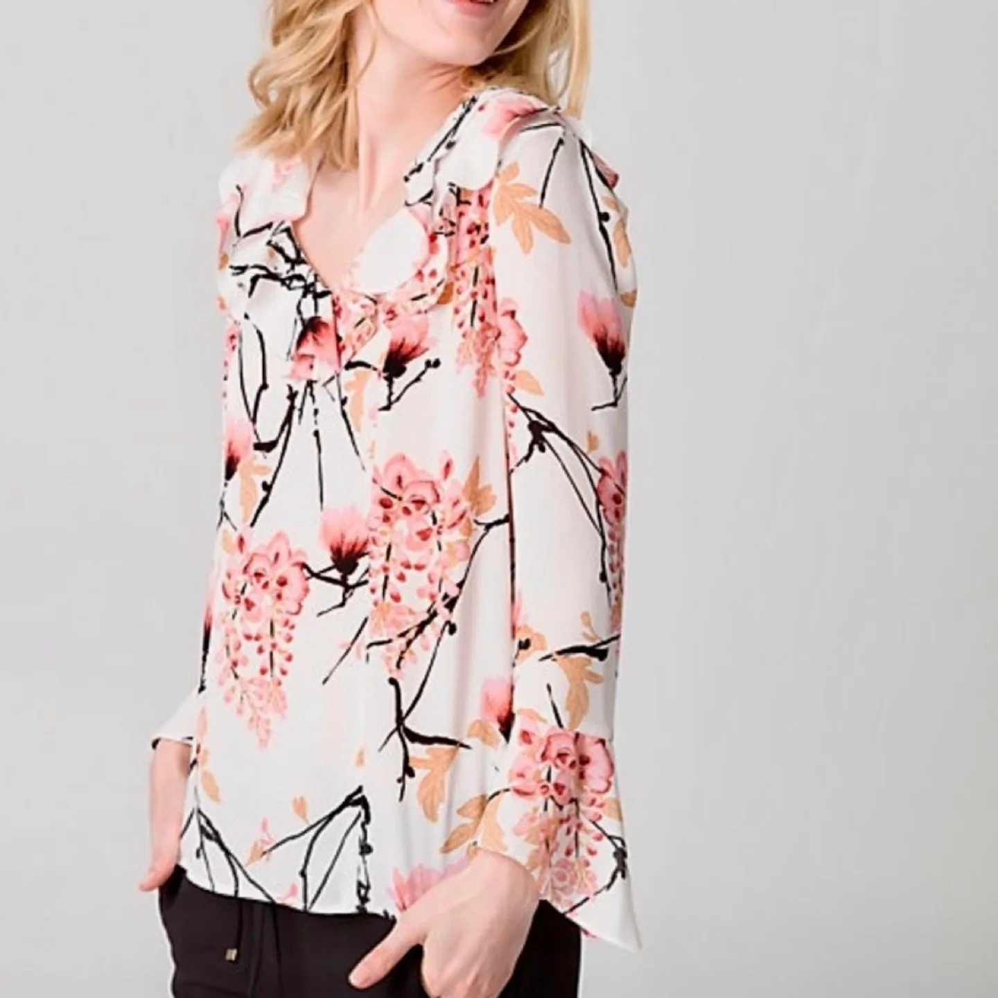 Le Chateau Floral Print Crêpe de Chine V- Neck Blouse image indicator(3)