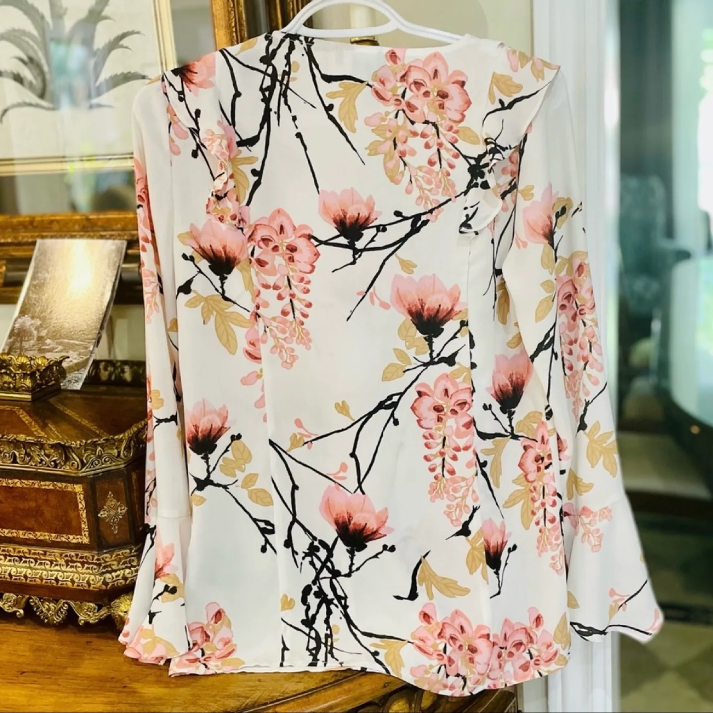 Le Chateau Floral Print Crêpe de Chine V- Neck Blouse image indicator(4)