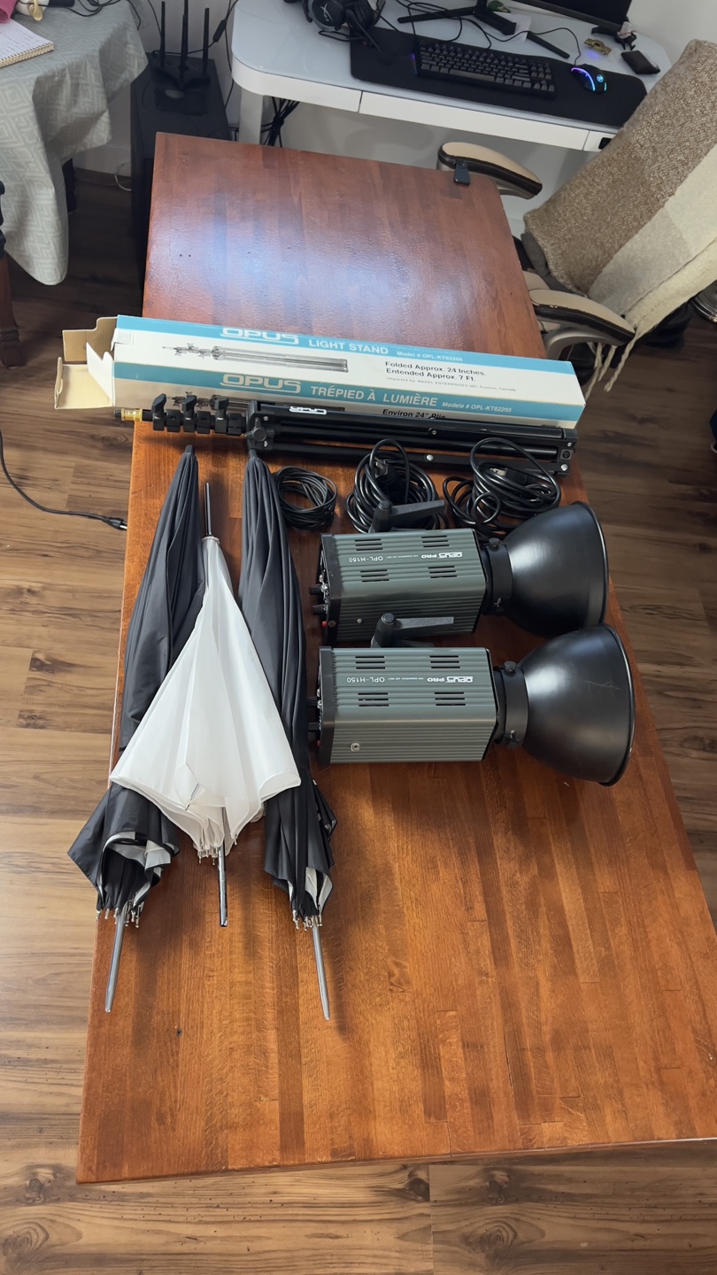 OPUS Studio Lighting Kit - 2x Flash Units, Stands, Umbrellas - photo 5