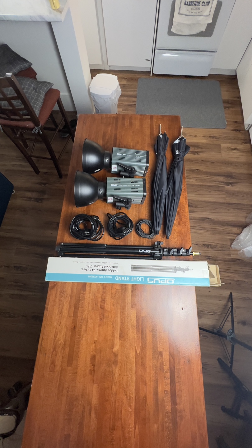 OPUS Studio Lighting Kit - 2x Flash Units, Stands, Umbrellas - photo 4