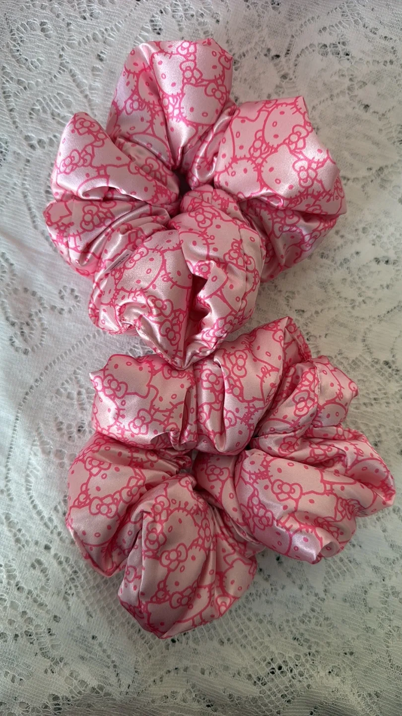 💖 2 Hello Kitty Hair Ties 🆕 $4 Each (Buy 1 or 2) image indicator(2)