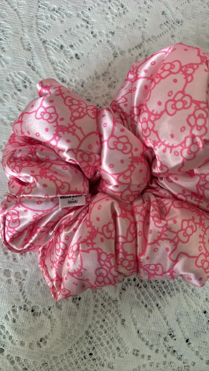 💖 2 Hello Kitty Hair Ties 🆕 $4 Each (Buy 1 or 2) image indicator(3)