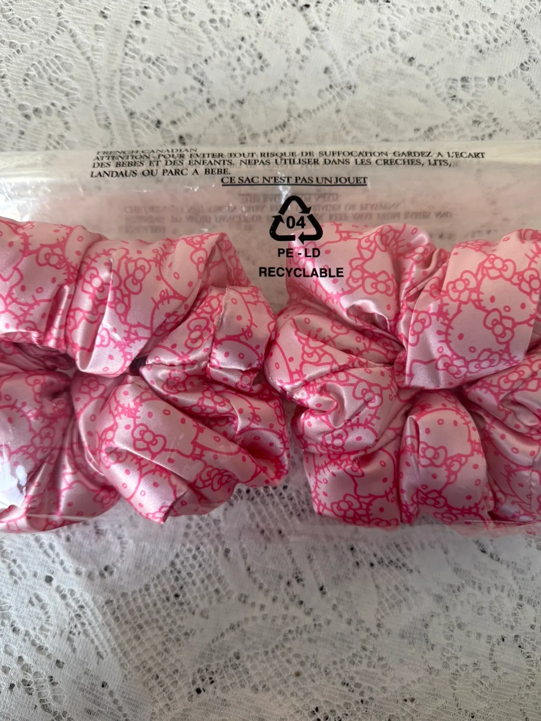 💖 2 Hello Kitty Hair Ties 🆕 $4 Each (Buy 1 or 2) image indicator(4)