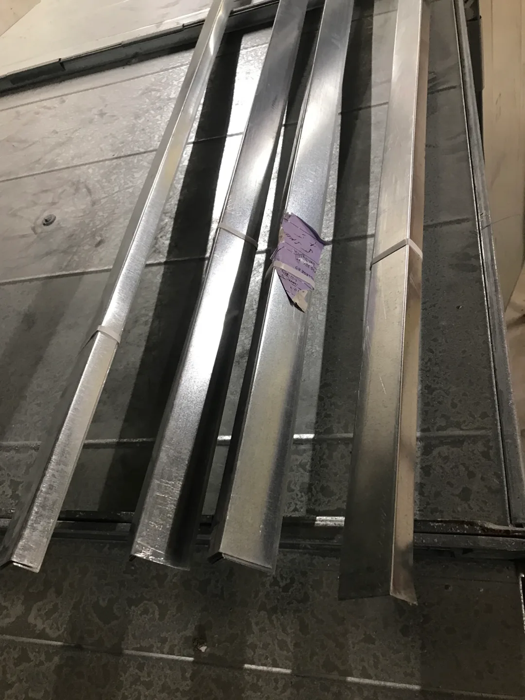 40  Galvanized Steel Angles image indicator(2)