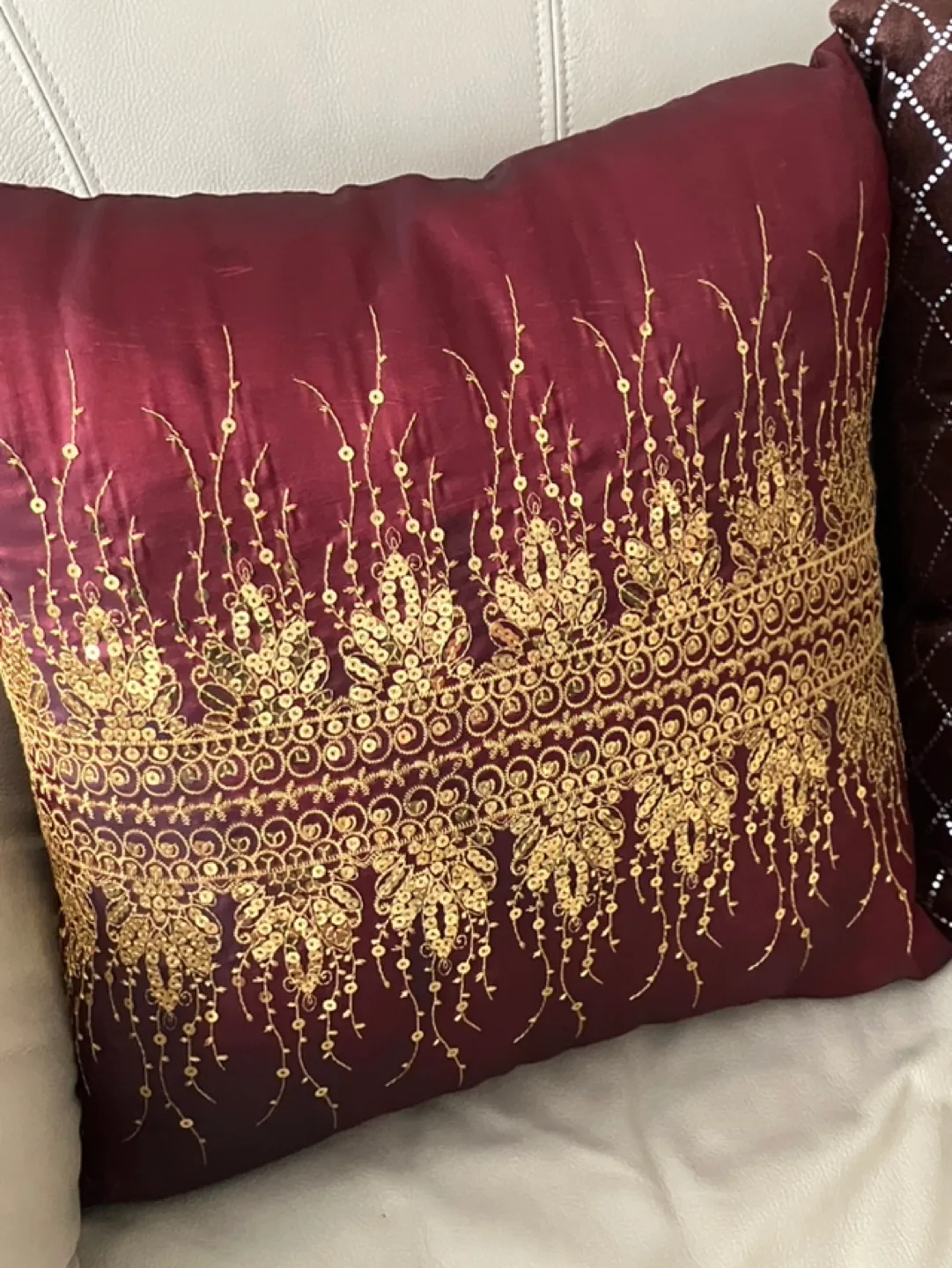 Set of 4 Decorative Throw Pillows image indicator(5)