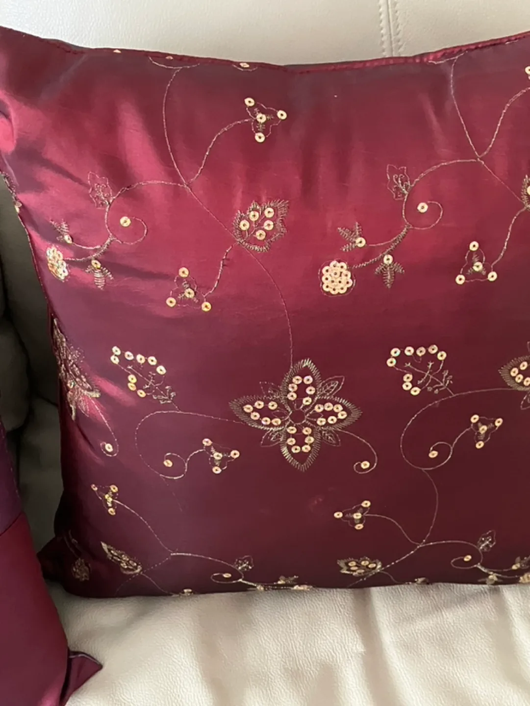 Set of 4 Decorative Throw Pillows image indicator(3)