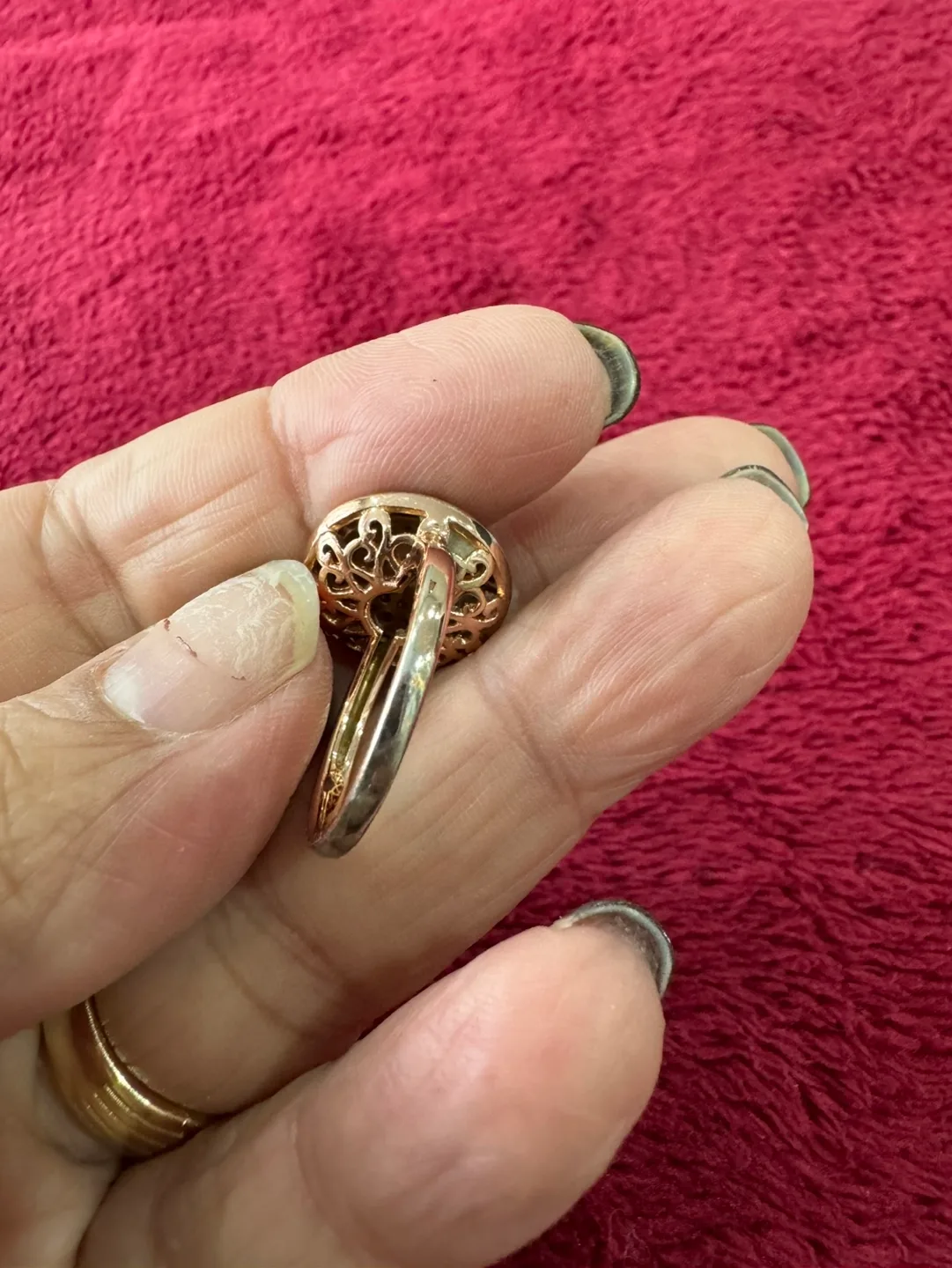 Gorgeous Rose Gold Ring with Cubic Zirconia image indicator(3)