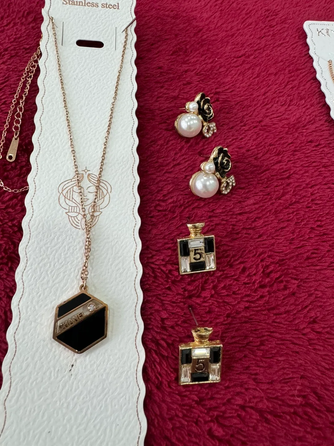 Gold Tone Necklace and earring sets, Bracelet image indicator(4)