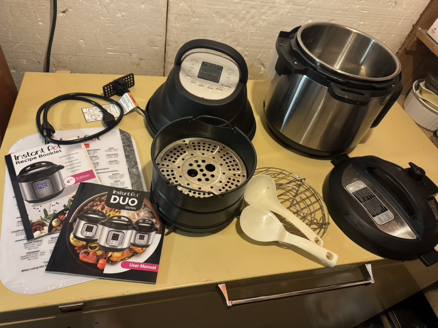Instant Pot Duo Series Multi-Cooker with Air Fryer Lid