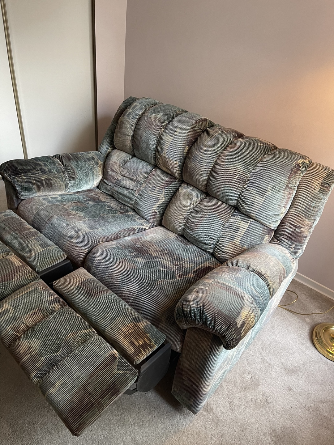 Reclining sofa