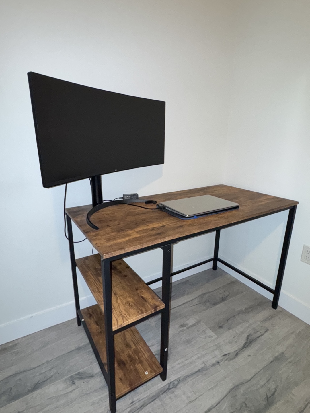 Computer Desk- Excellent Condition - $80 - photo 2