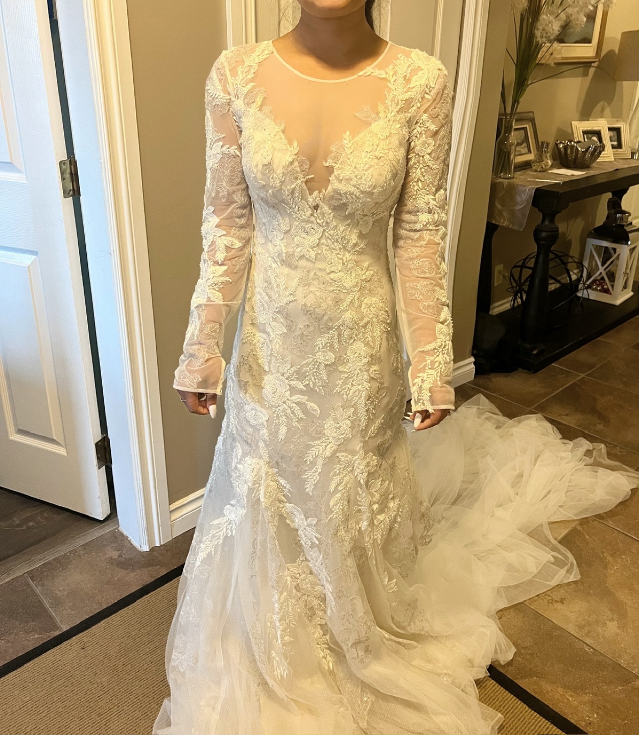 Stunning Long Sleeve Lace Wedding Dress