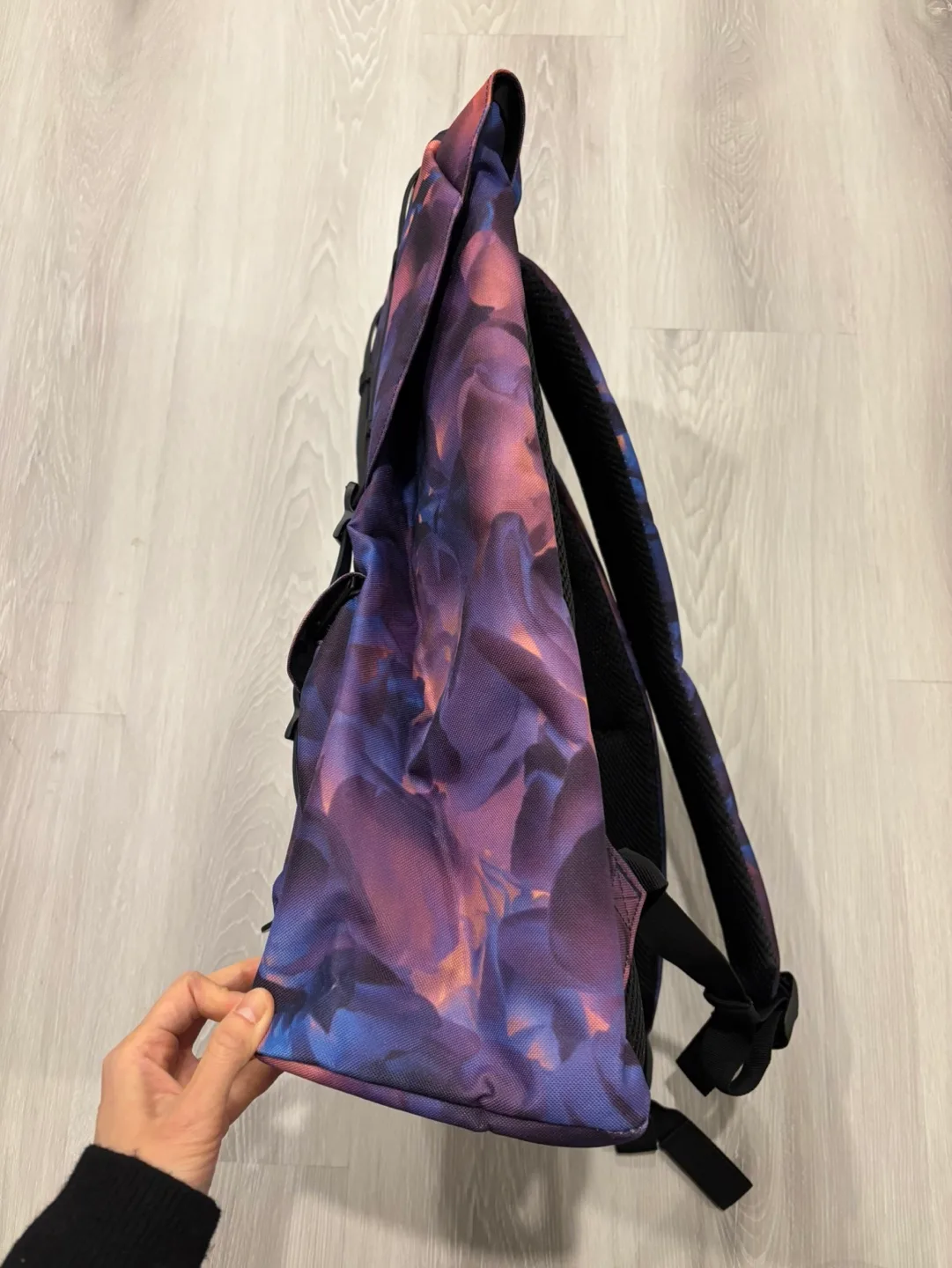 Herschel Brand new Little America 25L backpack image indicator(2)