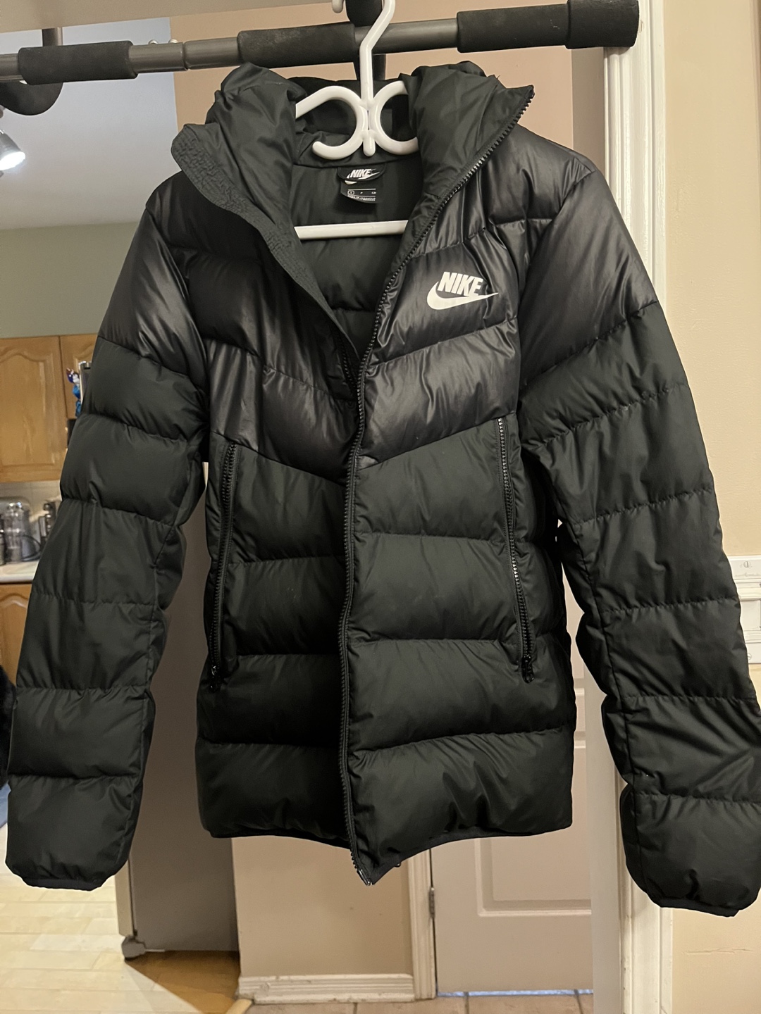 Nike puffer jacket size small women’s
