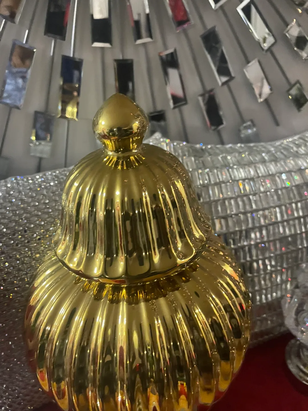 Gold Ceramic Jar with Lid image indicator(2)