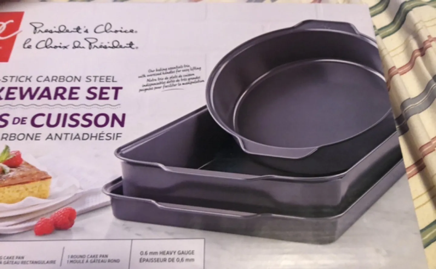 President's Choice 3-Piece Non-Stick Carbon Steel Bakeware Set image indicator(4)
