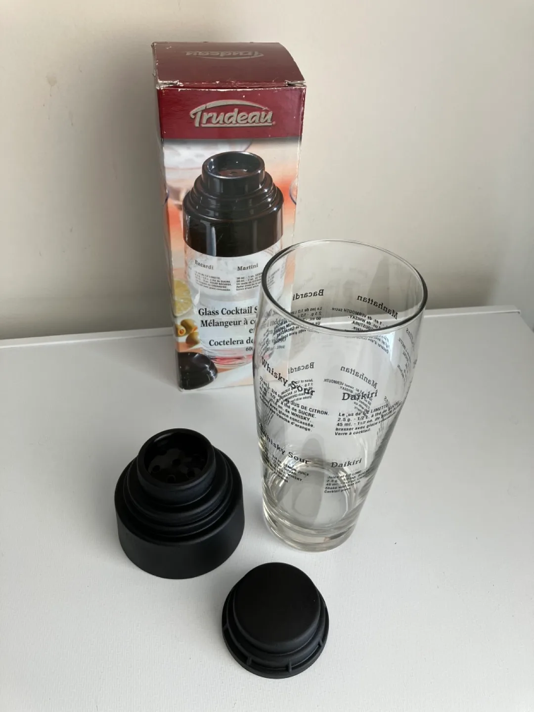 Trudeau Glass Cocktail Shaker - 20oz (600ml) image indicator(4)