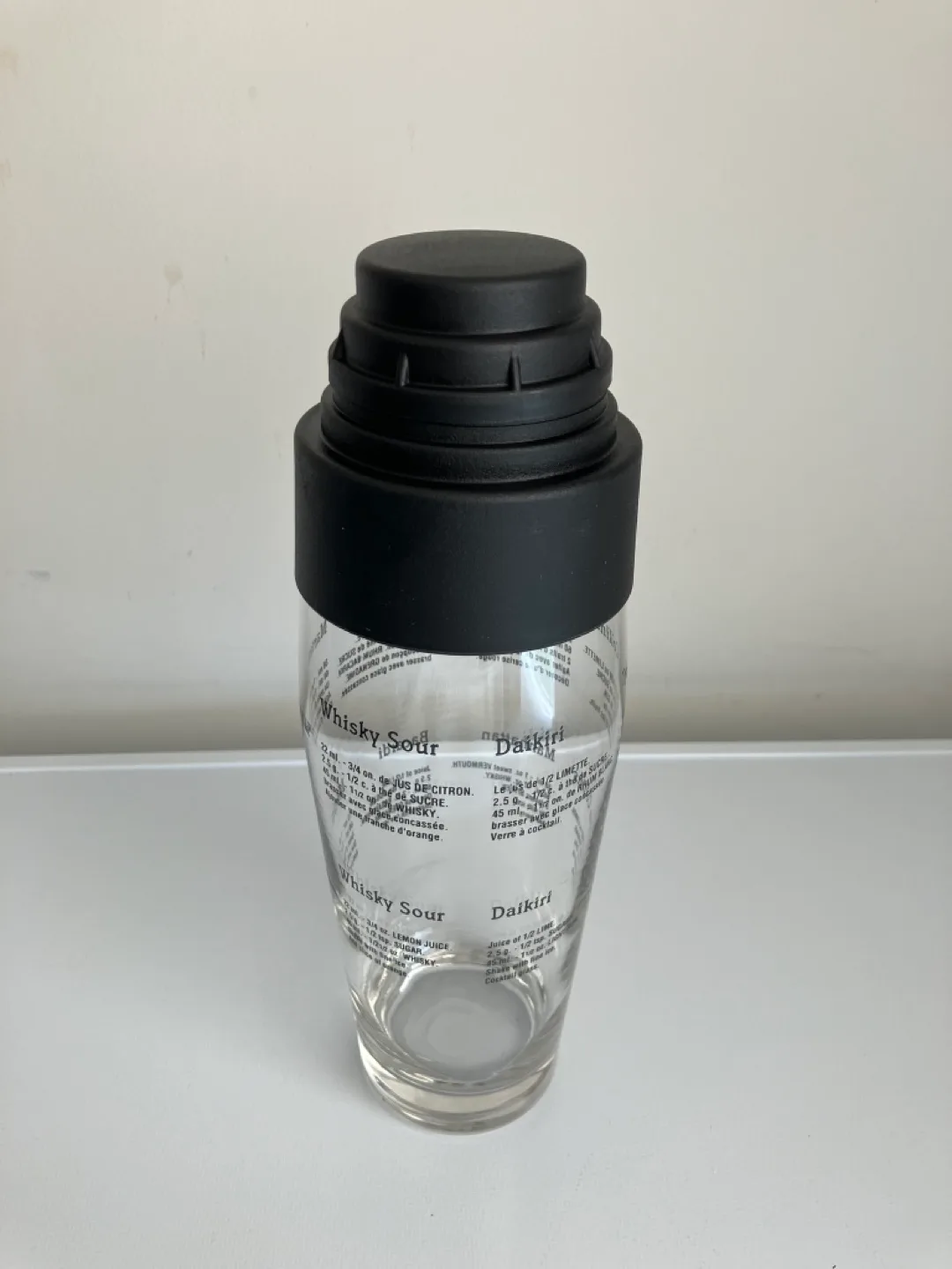 Trudeau Glass Cocktail Shaker - 20oz (600ml) image indicator(3)