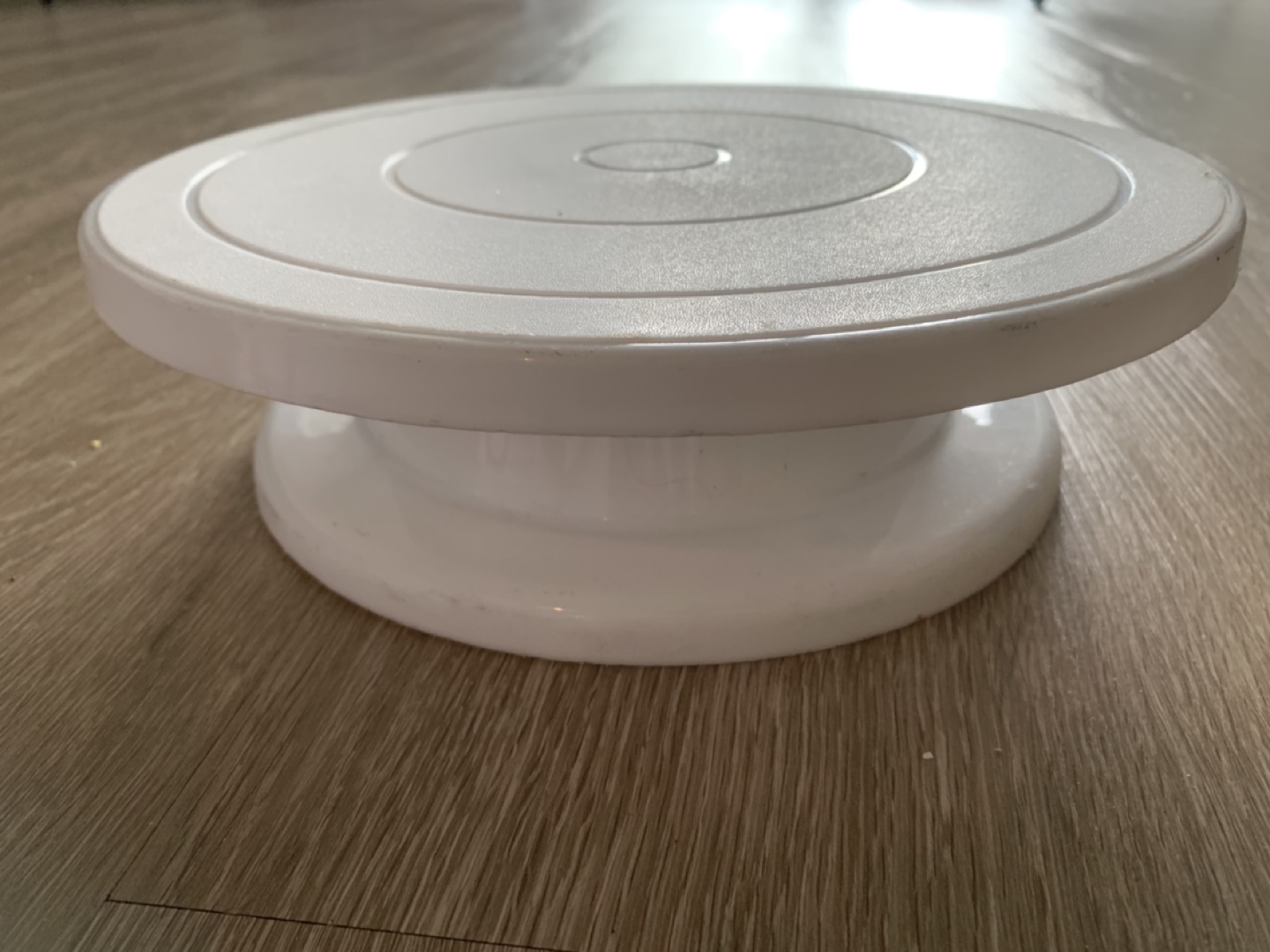 White Plastic Cake Decorating Turntable - photo 2