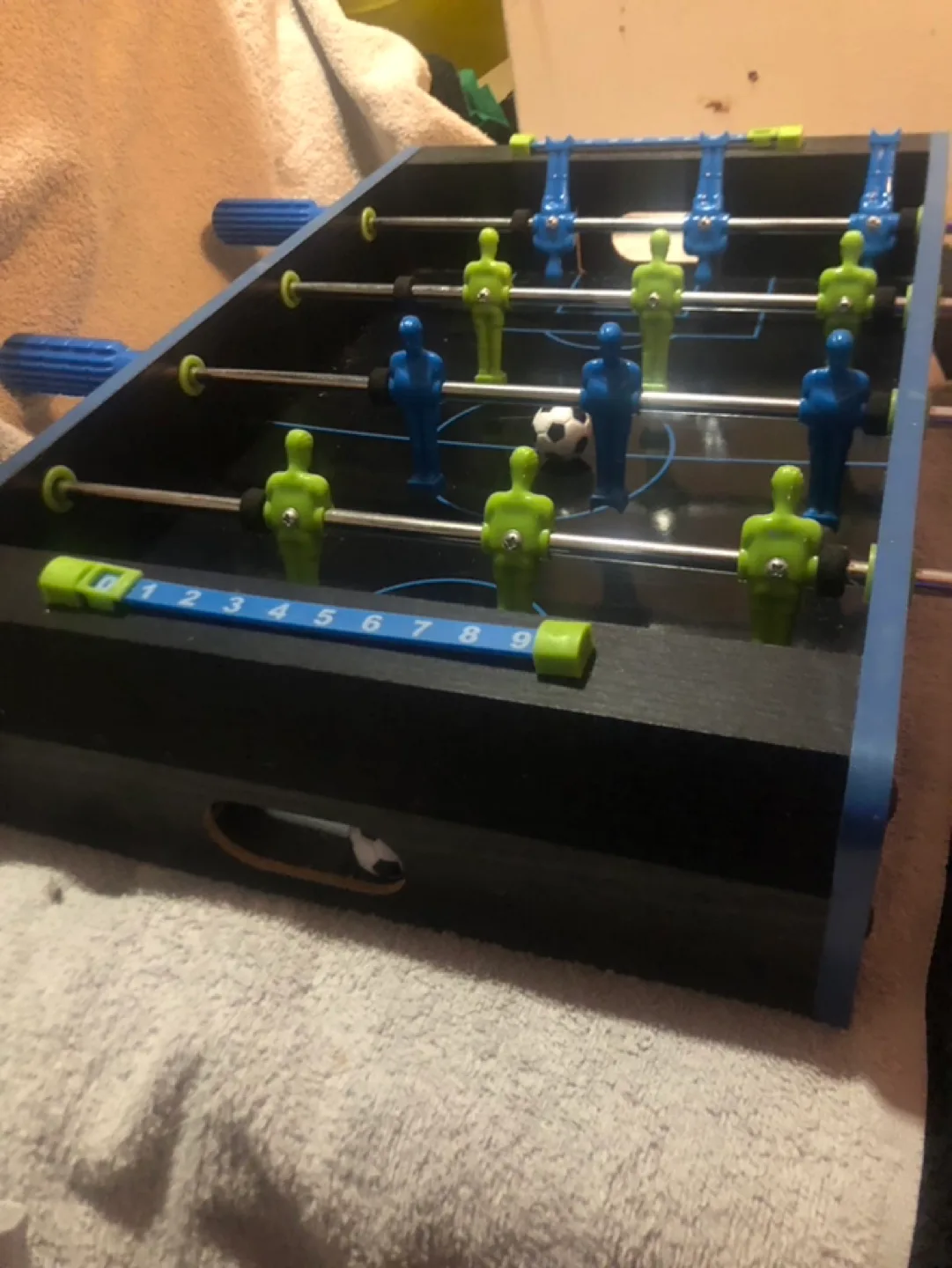Mini Tabletop Foosball Game image indicator(3)