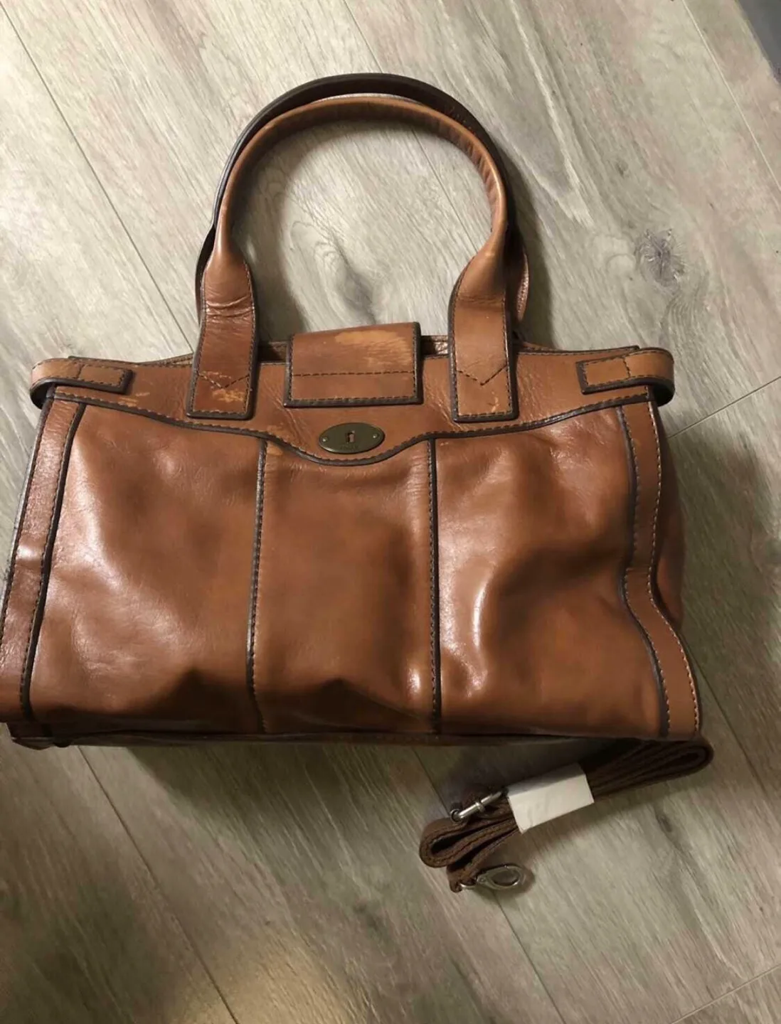 Fossil Large Leather Purse image indicator(2)