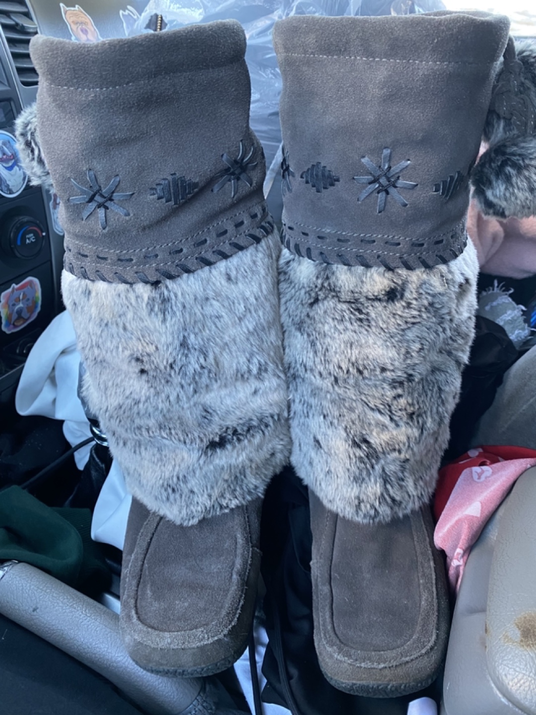 Women's Size 8 Grey Soft Moc Boots
