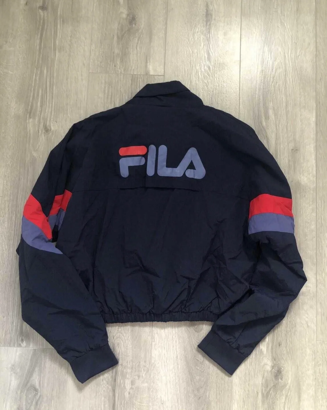 FILA pullover crop jacket image indicator(3)