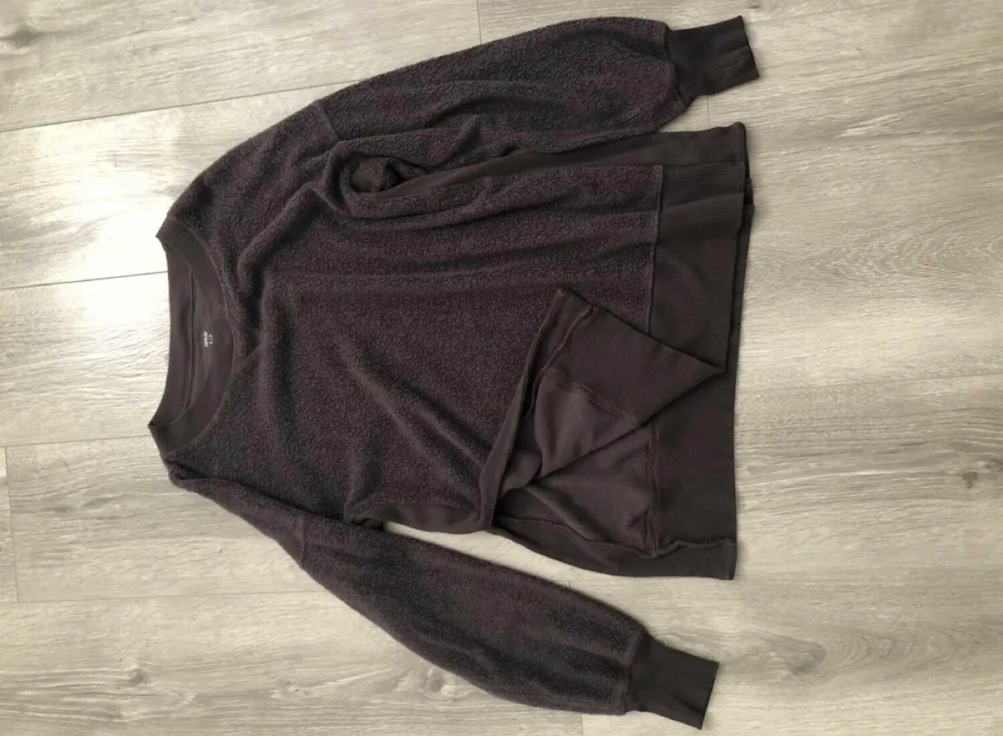 AERIE sweater image indicator(3)