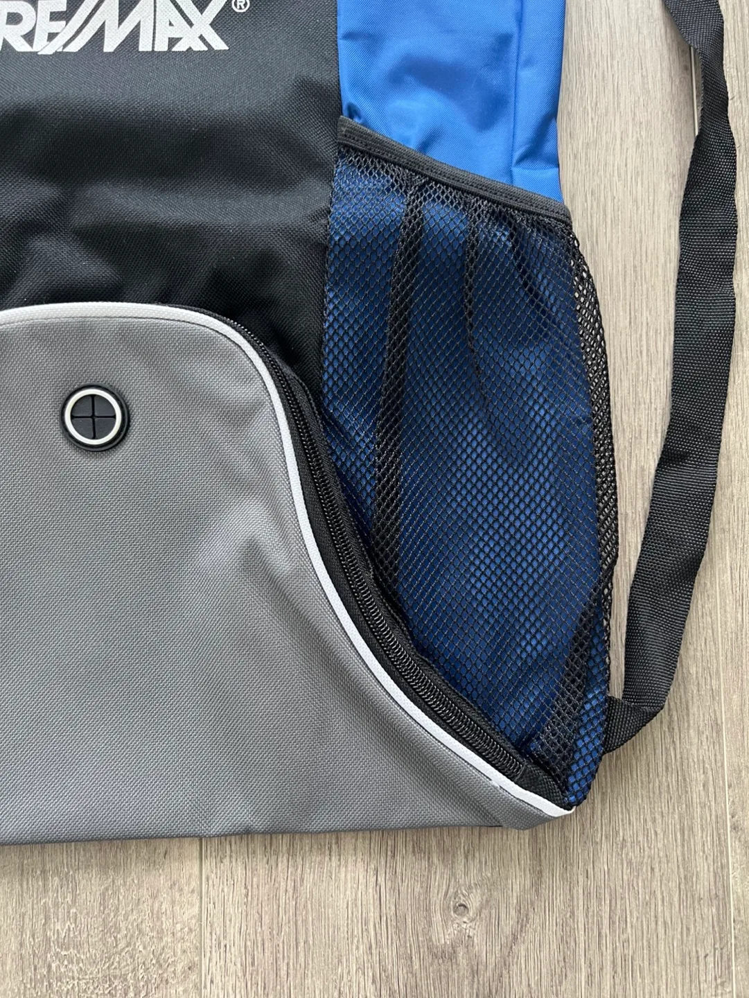RE/MAX Branded Drawstring Backpack image indicator(3)