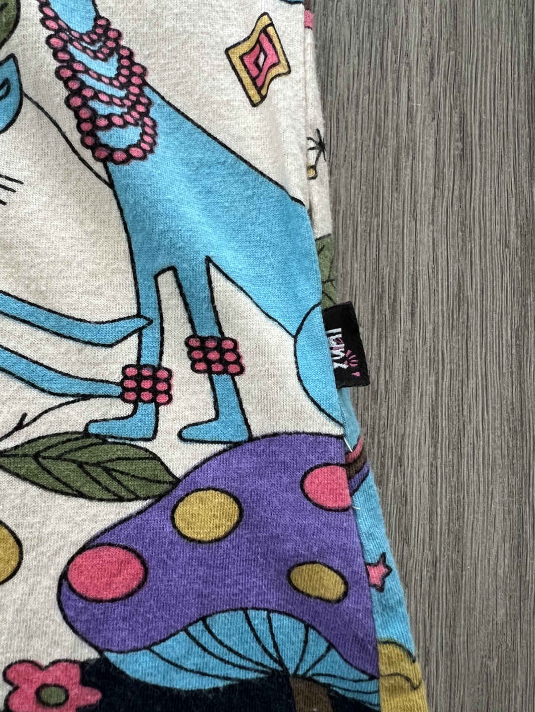 Yumi Women's whimsical print hippie top - photo 4