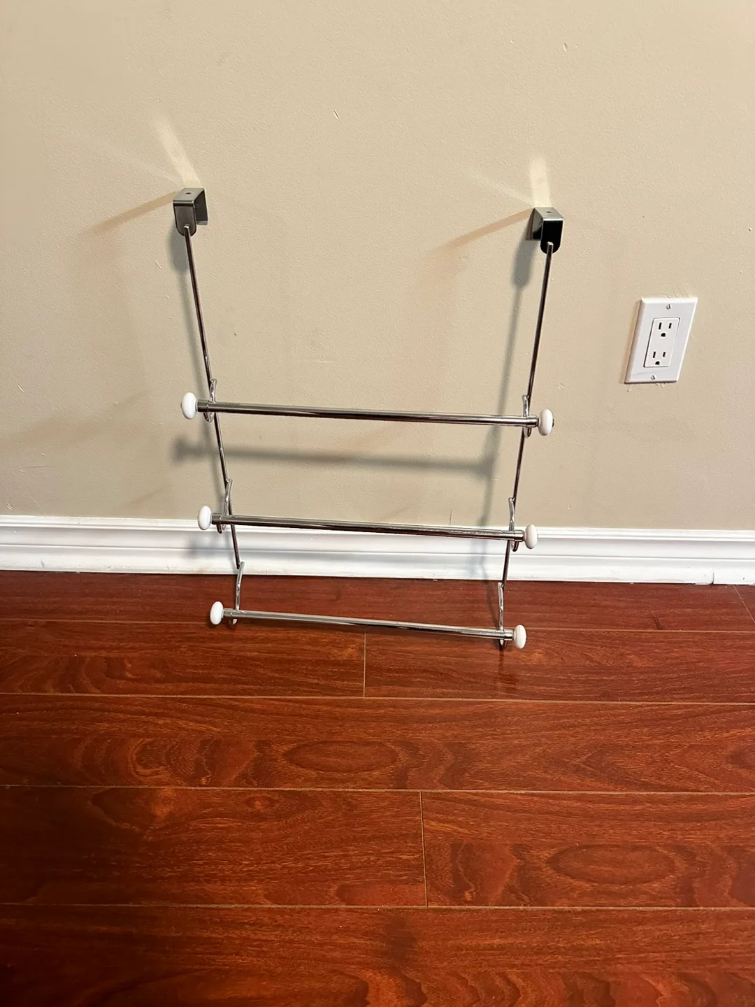 Over-the-Door Towel Rack - Chrome Finish image indicator(2)