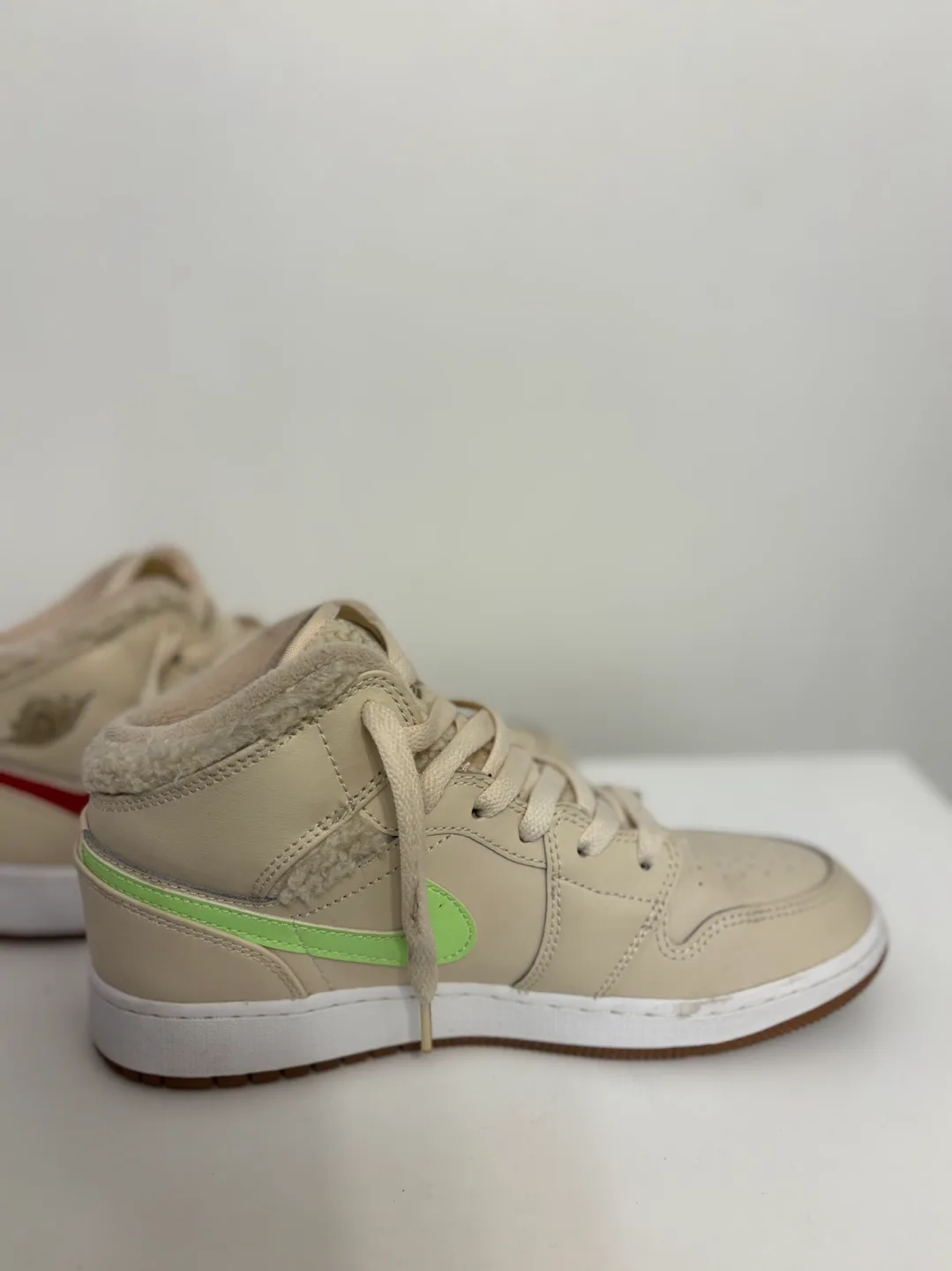 Air Jordan 1 Mid Utility GS 'Fleece image indicator(6)