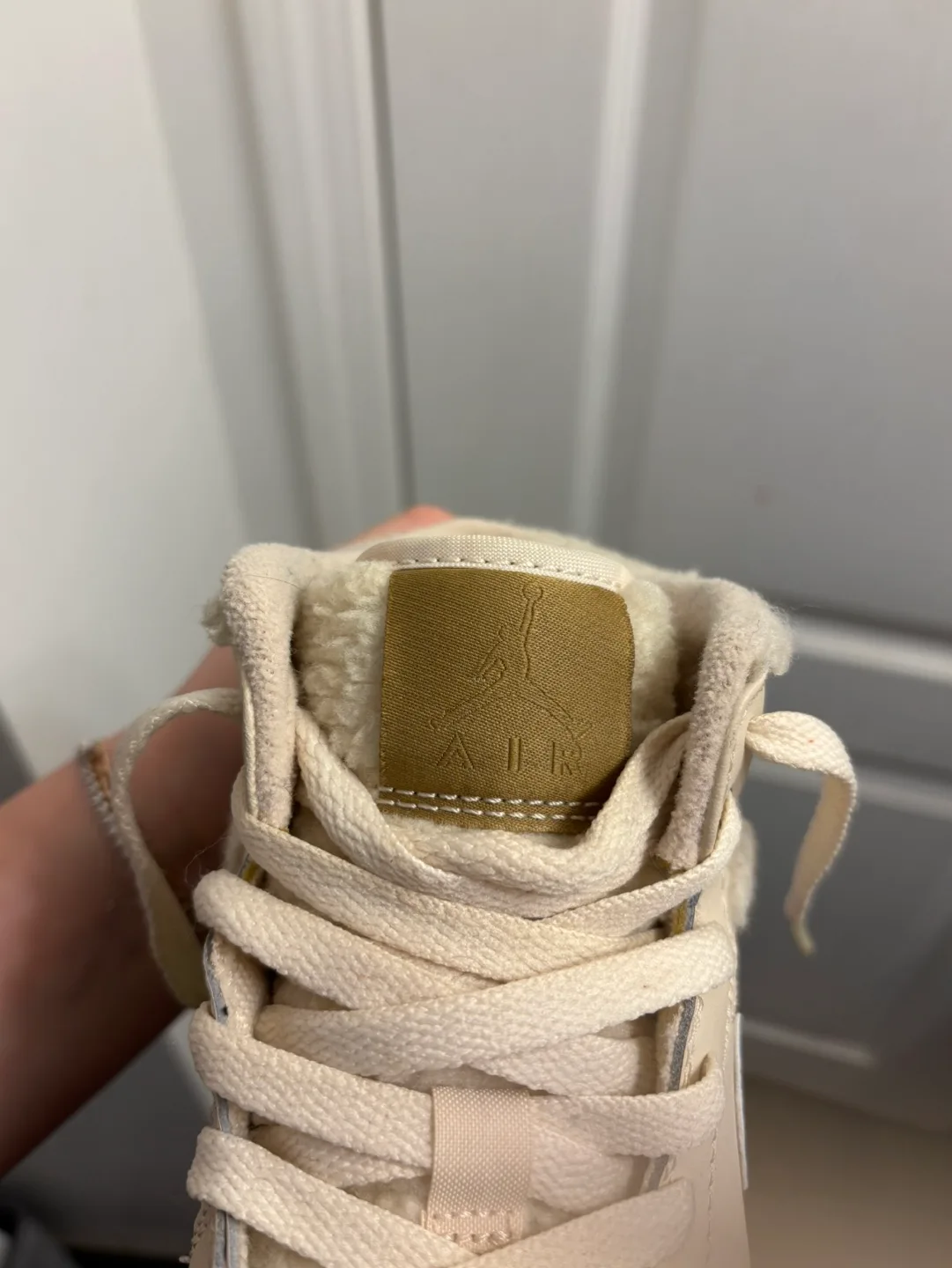 Air Jordan 1 Mid Utility GS 'Fleece image indicator(5)