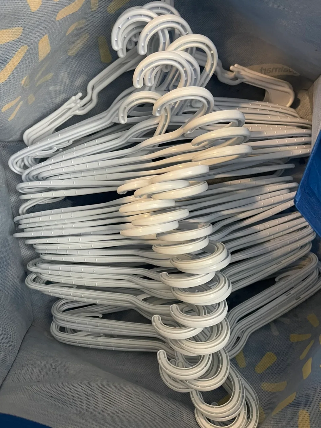 50 plastic clotting hangers image indicator(2)