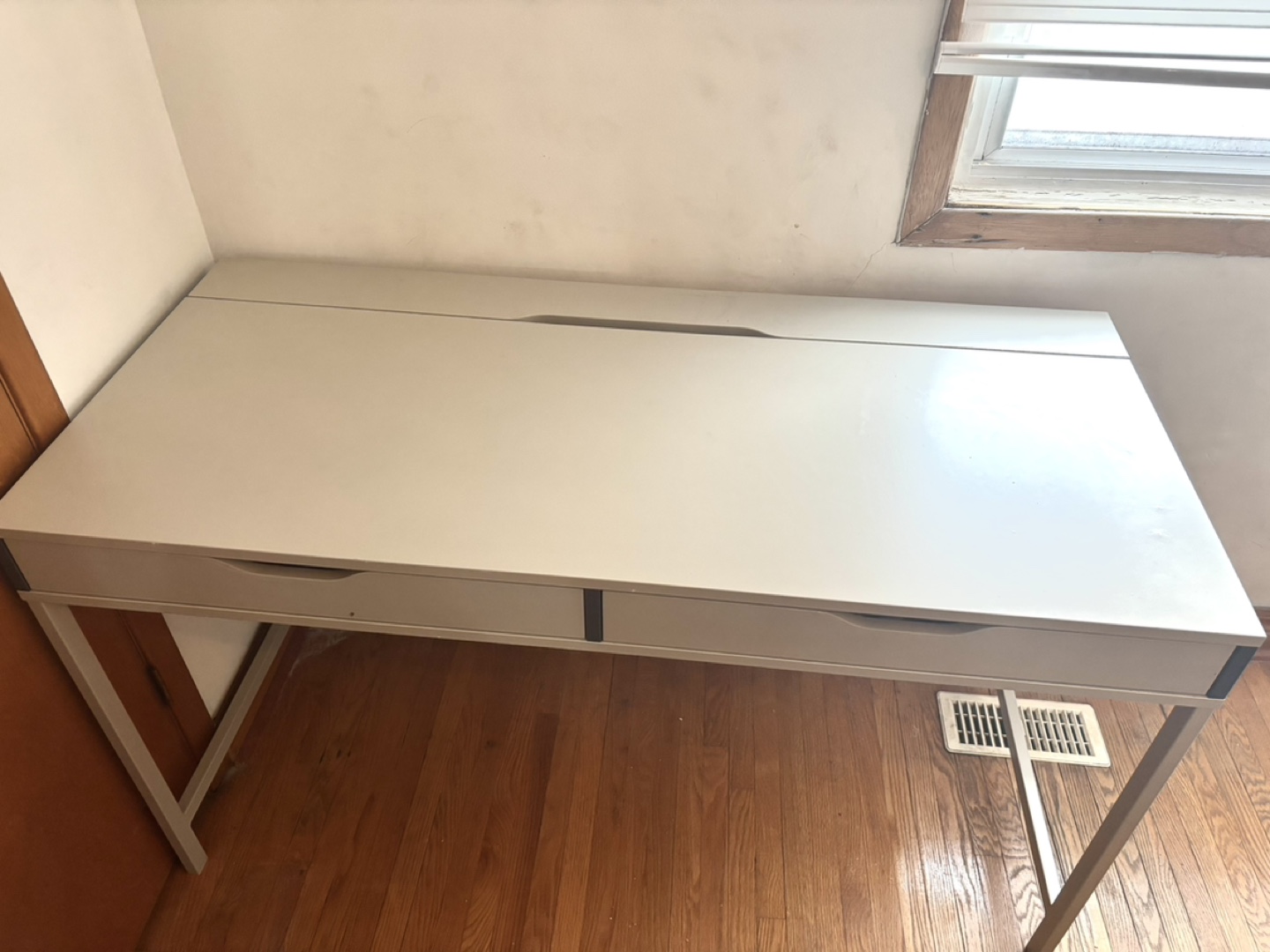 Grey Mesh Office Chair and Desk - photo 3