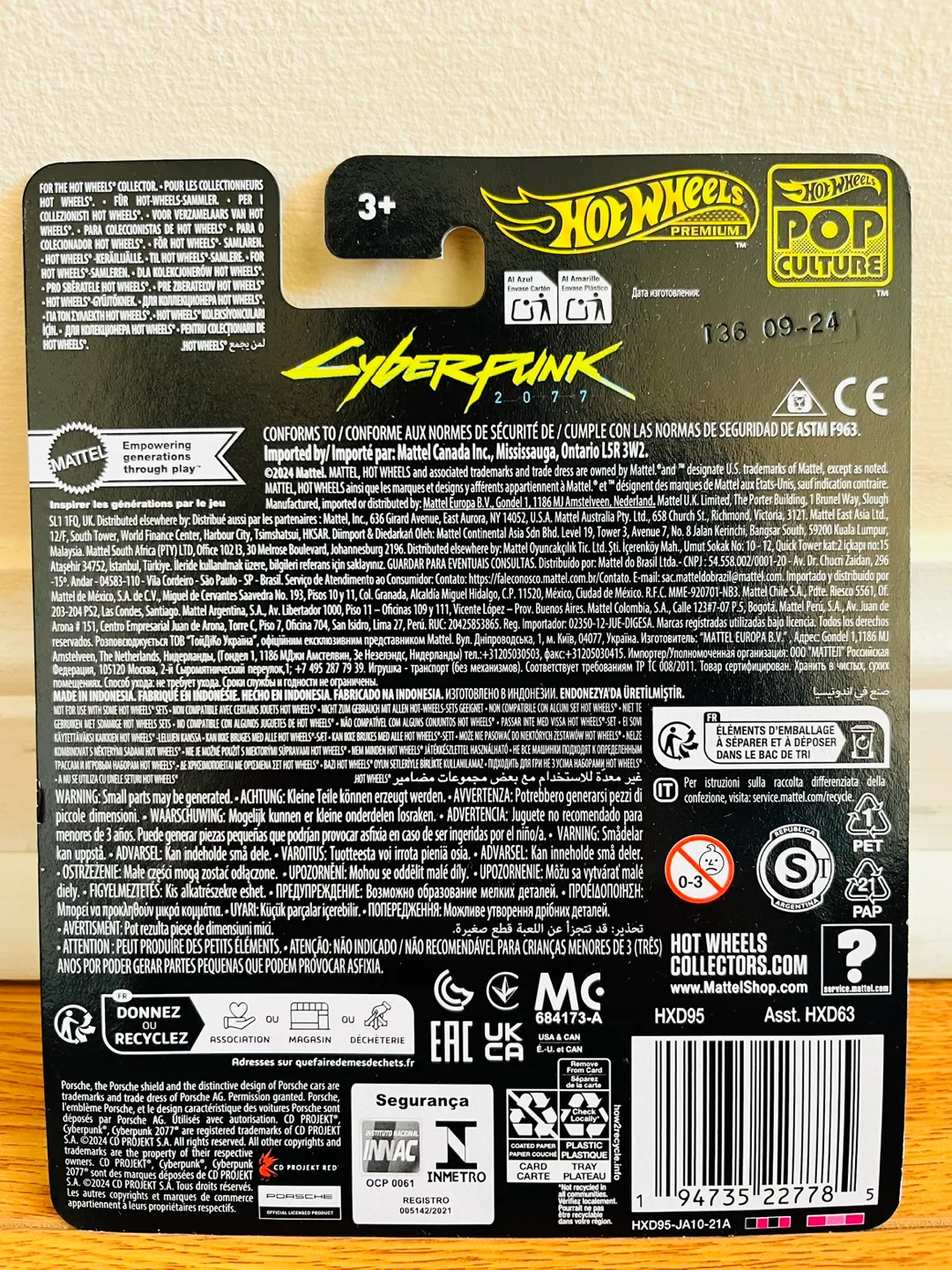 Hot Wheels Premium Datsun King Cab Baja 1:64 scale diecast car image indicator(2)