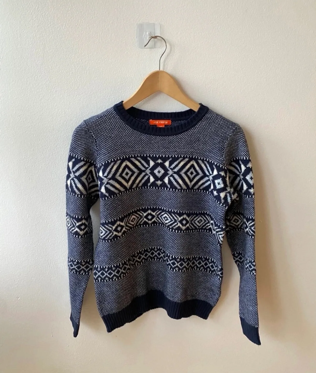 Bundle of three women’s sweaters, size small! 🥰💝🤝 image indicator(2)