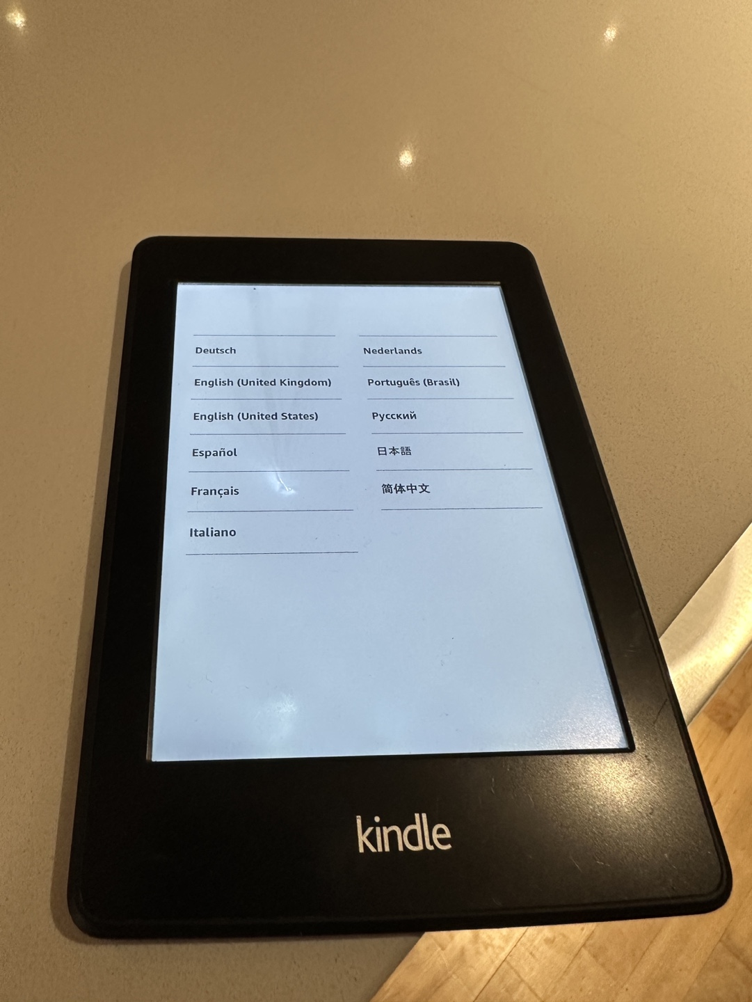 Used Kindle e-reader - photo 4