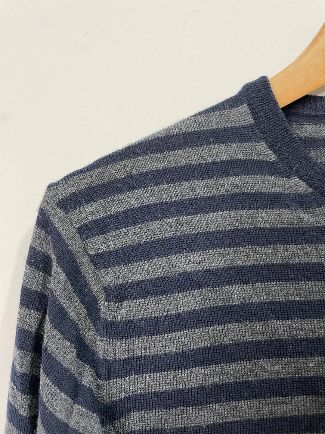 Muji 100% Wool Sweater image indicator(2)